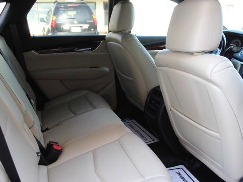 Used 2019 Cadillac XT5 Luxury image 11