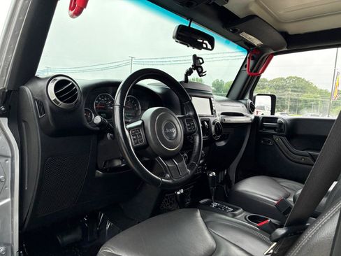 Used 2017 Jeep Wrangler Unlimited Sport w/ Quick Order Package 24S AWD/4WD image 11