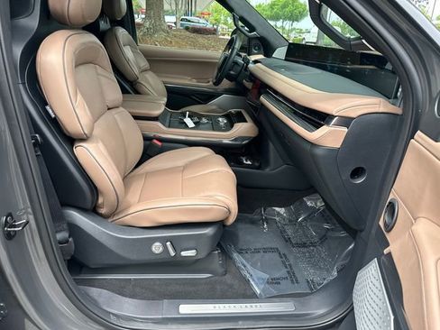 New 2026 Lincoln Navigator L Black Label AWD/4WD image 17