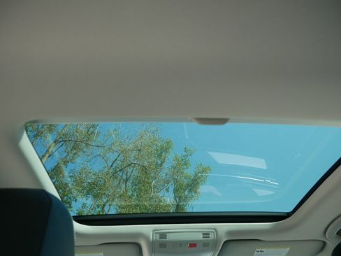 New 2025 Volkswagen Jetta SE image 9