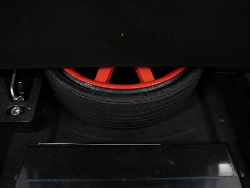 Certified 2022 Porsche Macan image 33