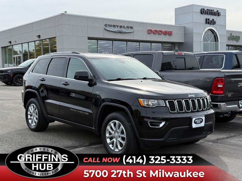 Used 2021 Jeep Grand Cherokee Laredo w/ Security & Convenience Group AWD/4WD image 1