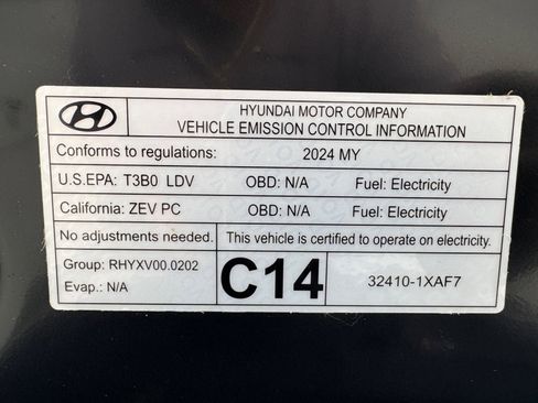 Used 2024 Hyundai Ioniq 6 SEL AWD/4WD image 20