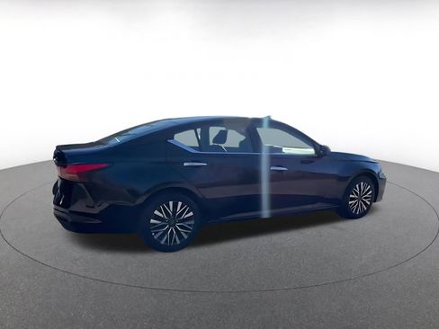 Used 2025 Nissan Altima 2.5 SV image 14