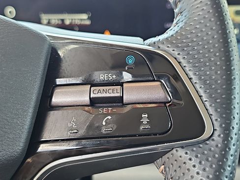 Used 2023 Nissan Ariya FWD image 16