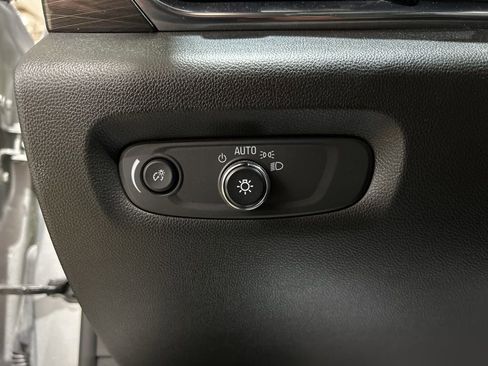 Used 2022 Chevrolet Traverse High Country image 27