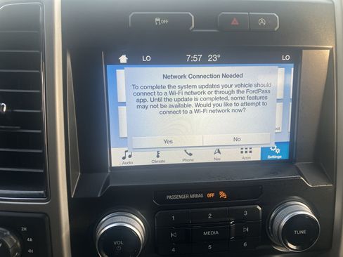 Used 2019 Ford F150 Lariat w/ Equipment Group 502A Luxury AWD/4WD image 27
