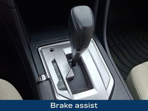 Used 2017 Subaru Impreza 2.0i Premium image 11