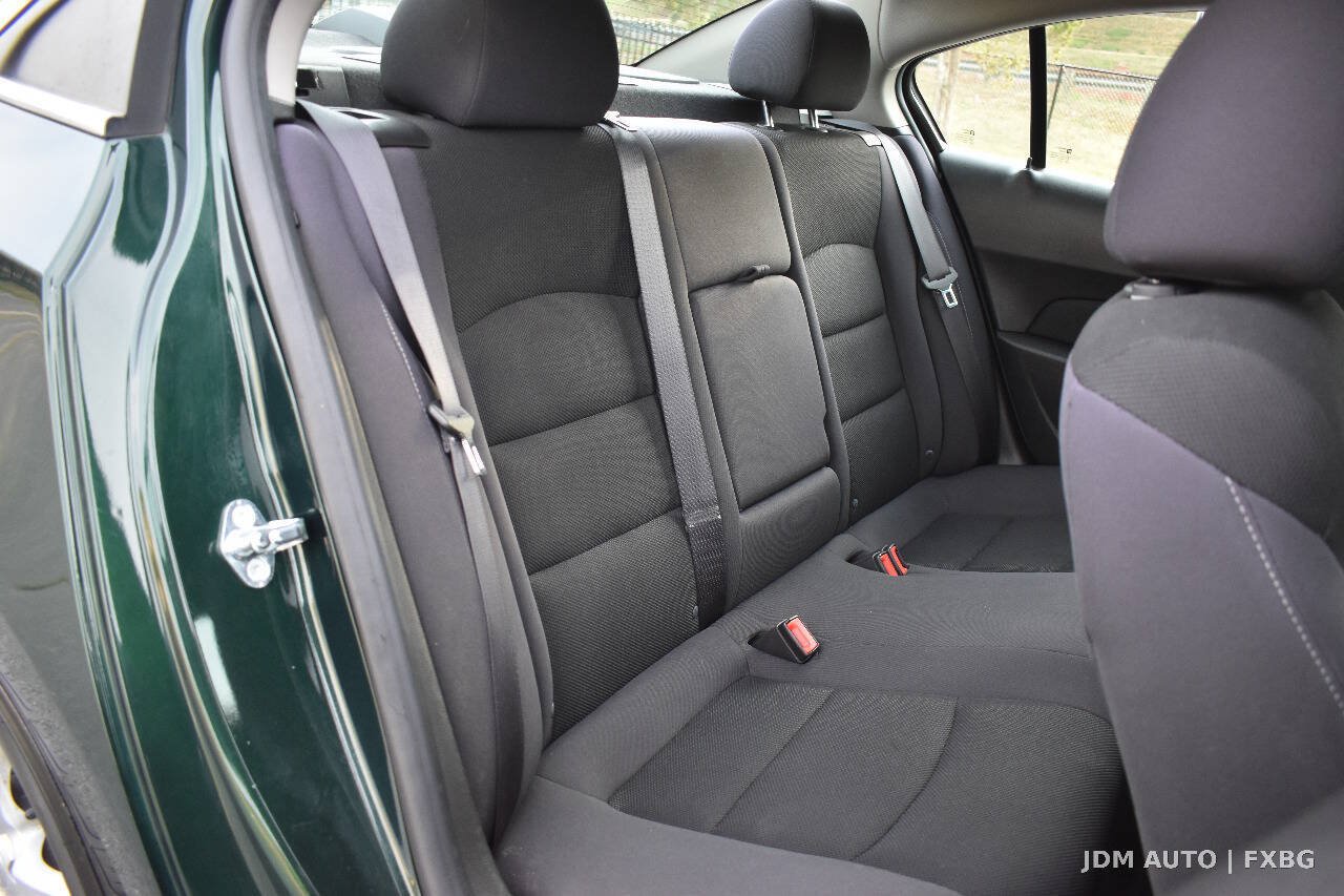 Used 2015 Chevrolet Cruze LT w/ Sun And Sound Package FWD image 16