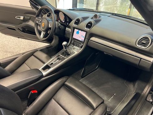 Used 2019 Porsche 718 Boxster S image 24