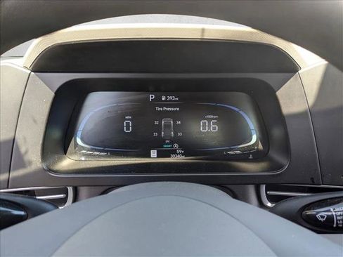 Used 2024 Hyundai Elantra SE FWD image 9
