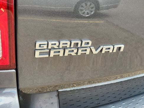 Used 2020 Dodge Grand Caravan SXT FWD image 31