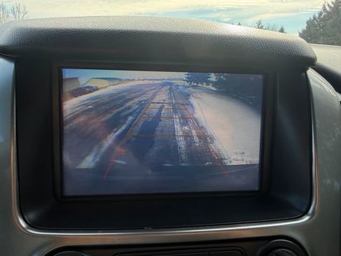 Used 2018 Chevrolet Tahoe LT image 12