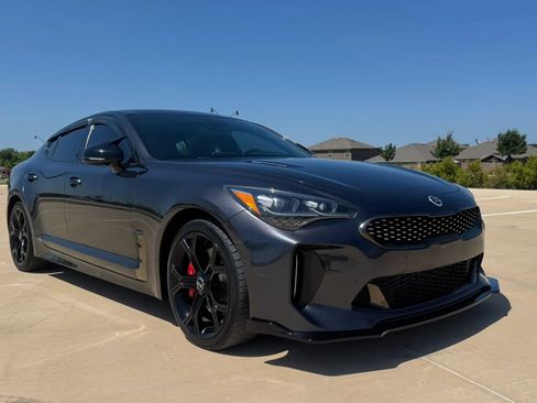 Used 2018 Kia Stinger GT1 AWD/4WD image 3