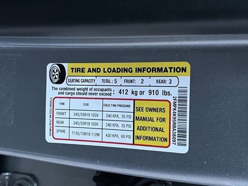 Used 2024 Ford Edge Titanium image 21