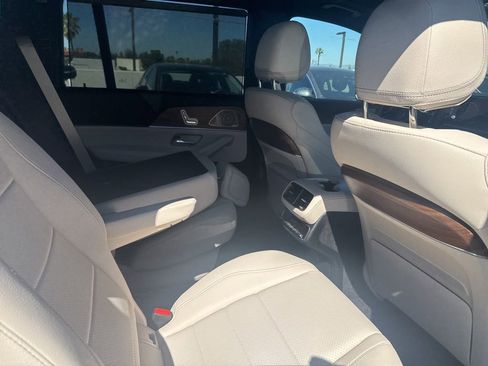 Used 2025 Mercedes-Benz GLS 450 GLS 450 image 8