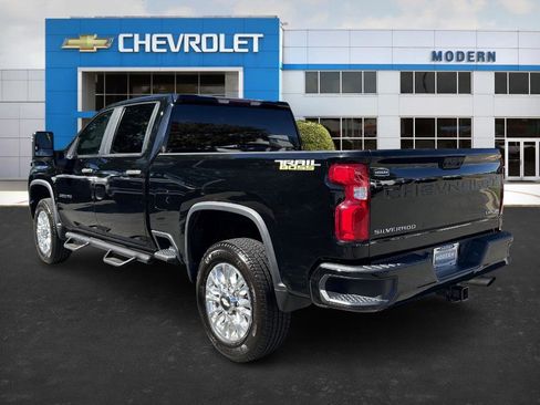 Used 2020 Chevrolet Silverado 2500 Custom w/ Custom Convenience Package image 3