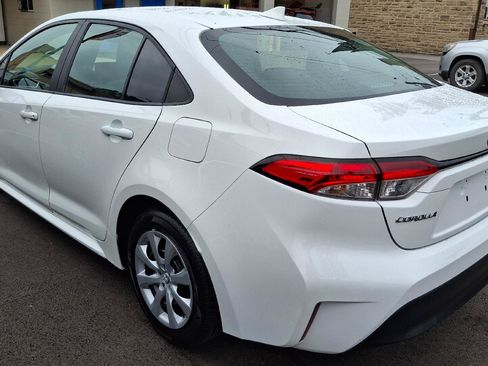 Used 2023 Toyota Corolla LE FWD image 4
