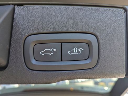 Used 2022 Volvo XC60 T8 Inscription w/ Advanced Package image 19