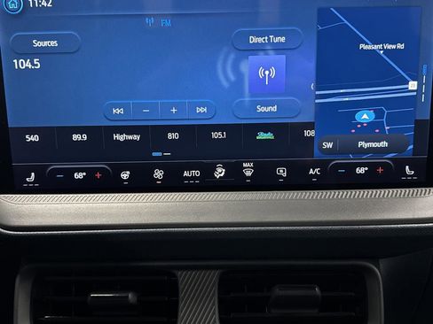 Used 2025 Ford Maverick Lariat w/ Black Appearance Package image 9