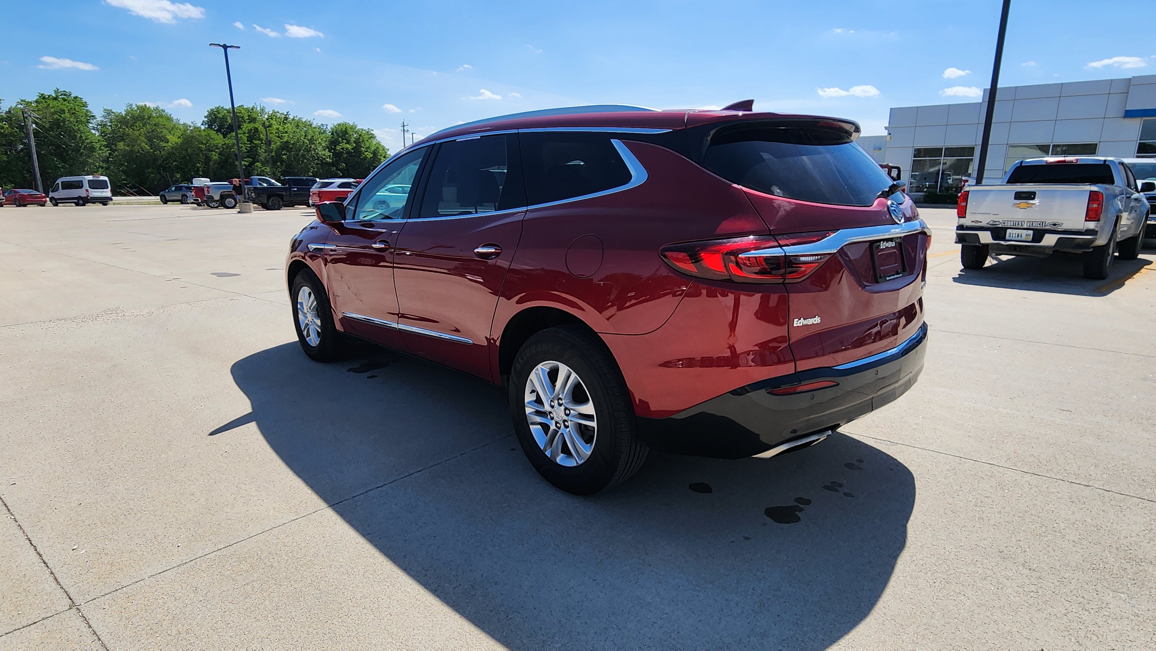Used 2019 Buick Enclave Premium AWD/4WD image 6