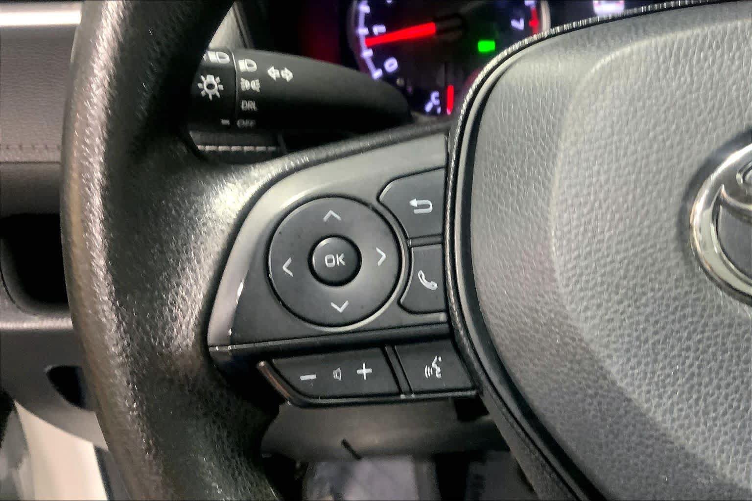 Used 2020 Toyota RAV4 LE w/ All Weather Liner Package AWD/4WD image 23