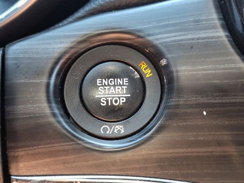 Used 2021 Jeep Grand Cherokee Limited AWD/4WD image 24