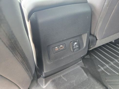 Used 2022 Nissan Frontier SV AWD/4WD image 23