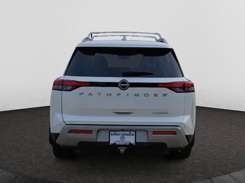 Used 2025 Nissan Pathfinder Platinum FWD image 6