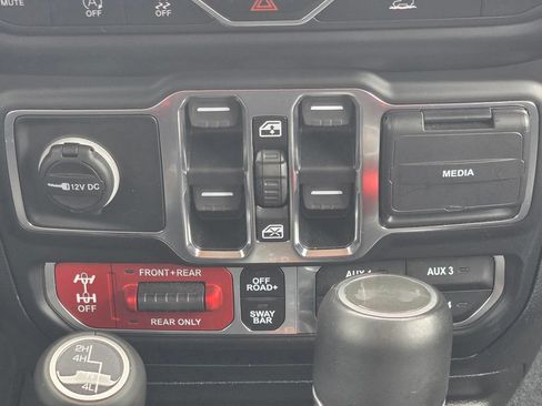 Used 2021 Jeep Wrangler Unlimited Rubicon AWD/4WD image 17