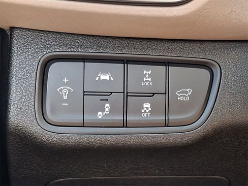 Used 2020 Hyundai Santa Fe Limited image 25