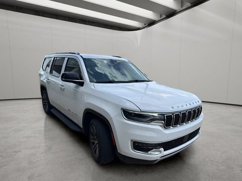 Used 2024 Jeep Wagoneer Series II w/ Flexible Seating Group RWD image 7