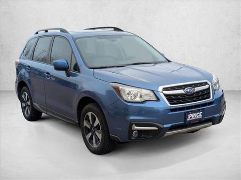 Used 2017 Subaru Forester 2.5i Premium image 3