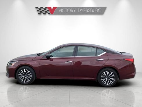 Used 2025 Nissan Altima 2.5 SV FWD image 5