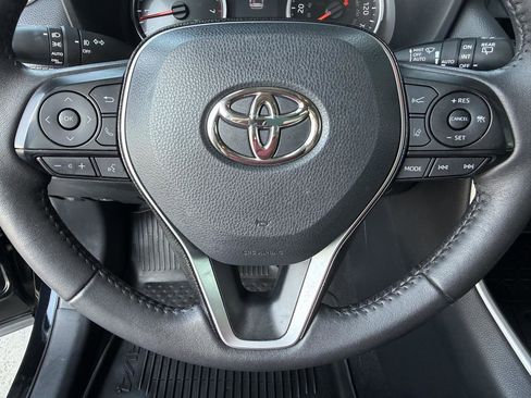 Used 2021 Toyota RAV4 XLE w/ Convenience Package AWD/4WD image 16