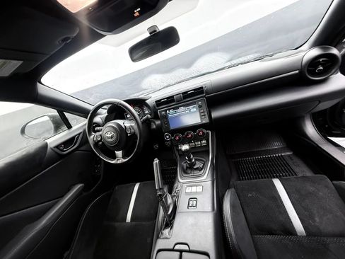 Used 2023 Toyota GR86 Premium w/ ALL Weather Mat Package (TMS) RWD image 17