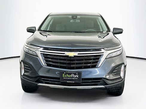 Used 2023 Chevrolet Equinox LT image 2