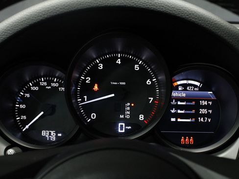 Certified 2025 Porsche Macan AWD/4WD image 13