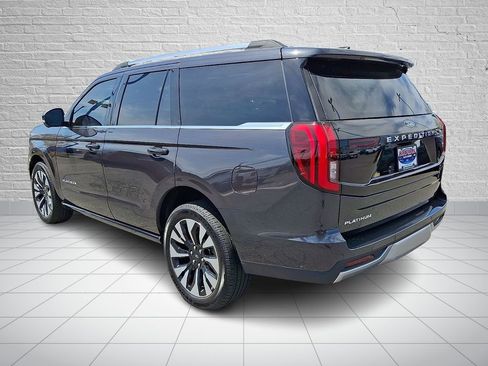 Used 2025 Ford Expedition Platinum w/ Driver's Package AWD/4WD image 7