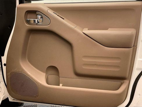 Used 2016 Nissan Frontier SV image 21