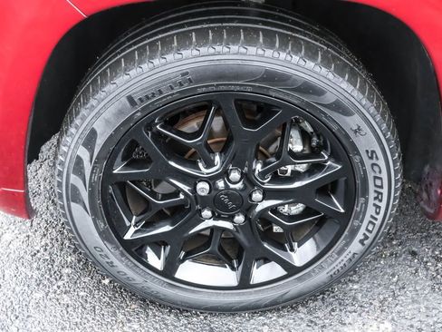 Used 2021 Jeep Grand Cherokee Limited X image 15