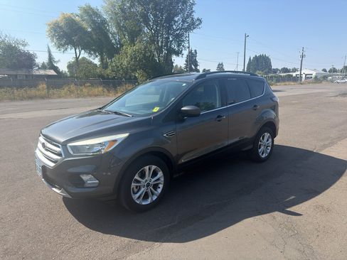Used 2018 Ford Escape SE AWD/4WD image 4
