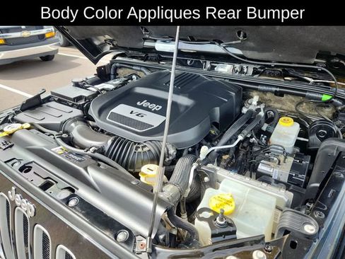 Used 2018 Jeep Wrangler Unlimited Sahara AWD/4WD image 16