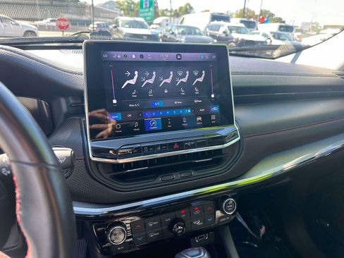 Used 2022 Jeep Compass Trailhawk w/ Trailhawk Elite Group image 30