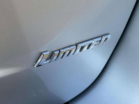 Used 2010 Toyota Highlander Limited image 25