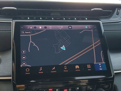 Certified 2025 Jeep Grand Cherokee Limited w/ Luxury Tech Group II image 31