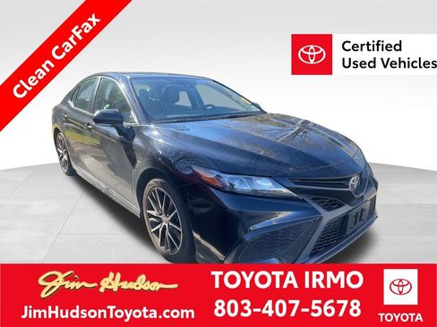 Used 2024 Toyota Camry SE image 1