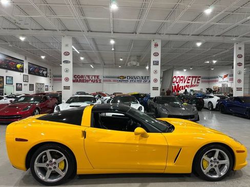 Used 2005 Chevrolet Corvette Coupe w/ Preferred Equipment Group RWD image 6