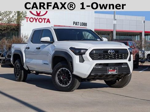 Used 2025 Toyota Tacoma TRD Off-Road image 2