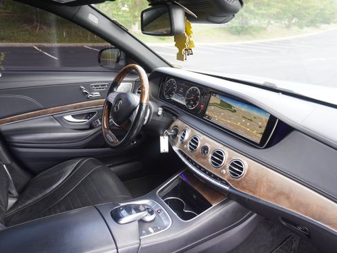 Used 2015 Mercedes-Benz S 550 4dr Sdn S 550 4MATIC image 22